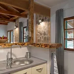 Adamaris Вилла *