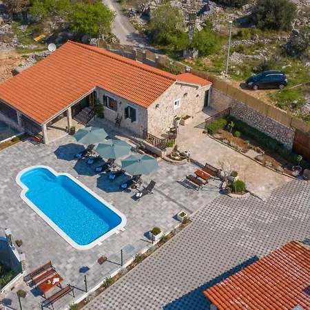 Adamaris Rogoznica (Sibenik-Knin)