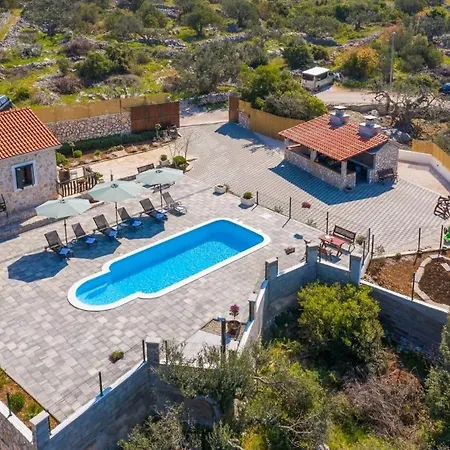 Adamaris * Rogoznica (Sibenik-Knin)