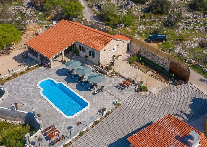 Adamaris Rogoznica (Sibenik-Knin)