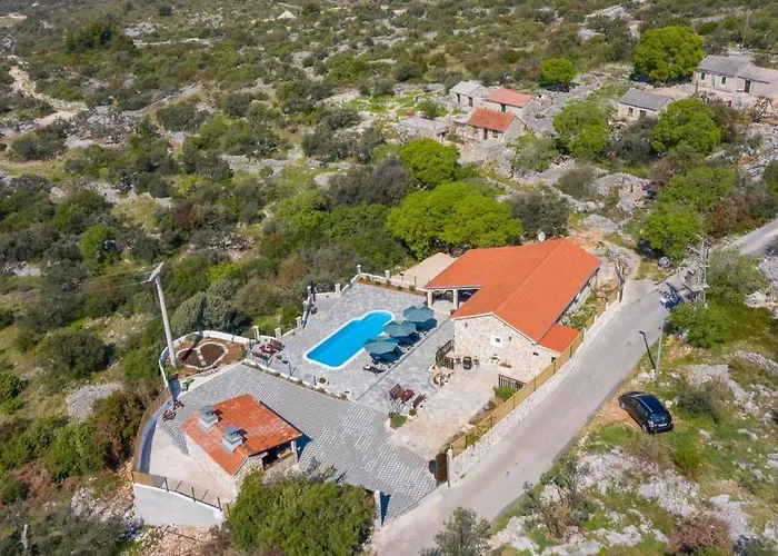 Adamaris * Rogoznica (Sibenik-Knin)